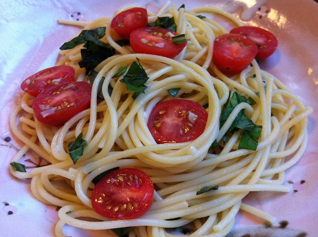 Margherita Pasta - Cooking with a Wallflower