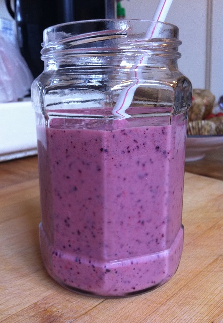Berry Smoothie | Cooking with a Wallflower